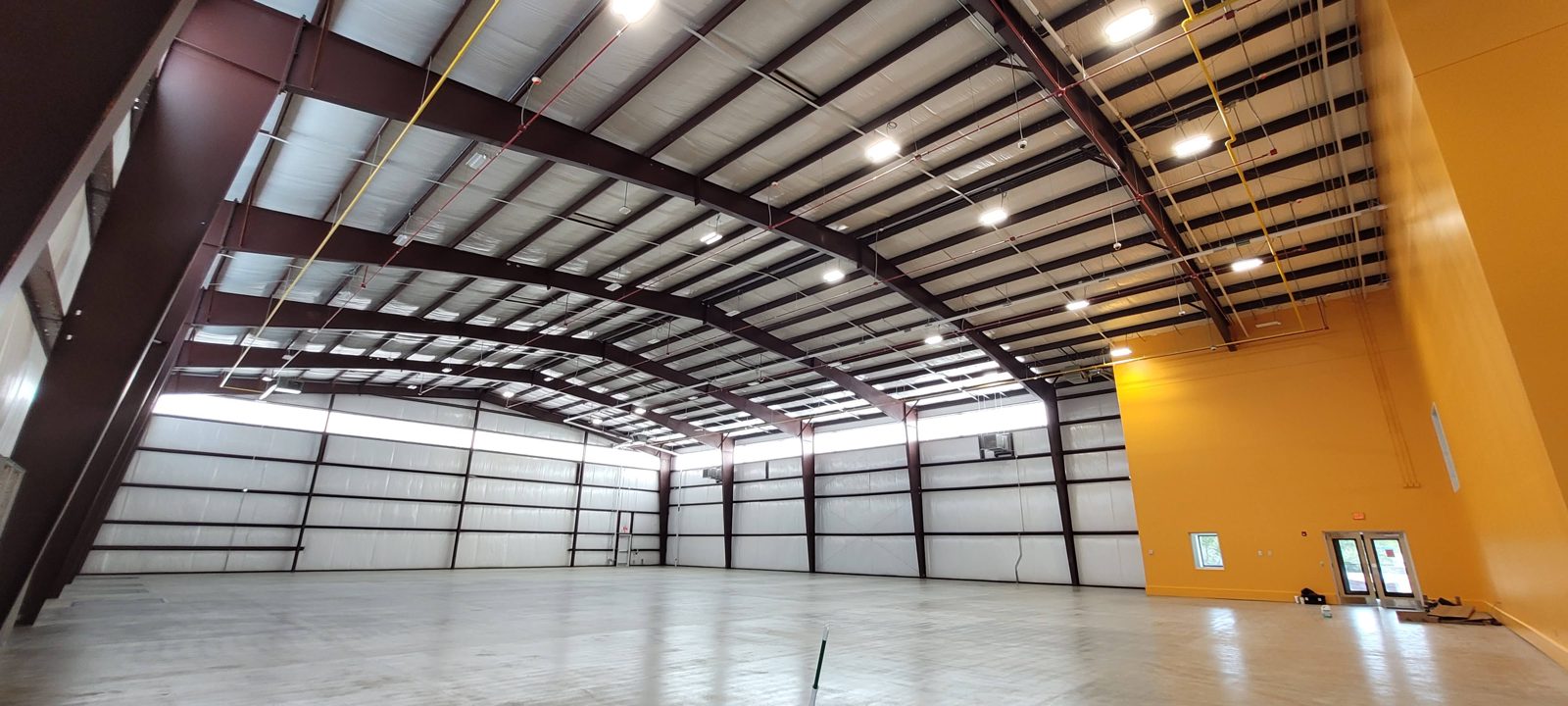 Warehouse high-bay LED lighting